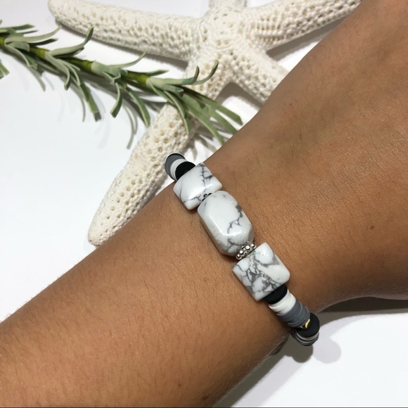 Clay beaded stretch bracelet - Picture 3 of 5